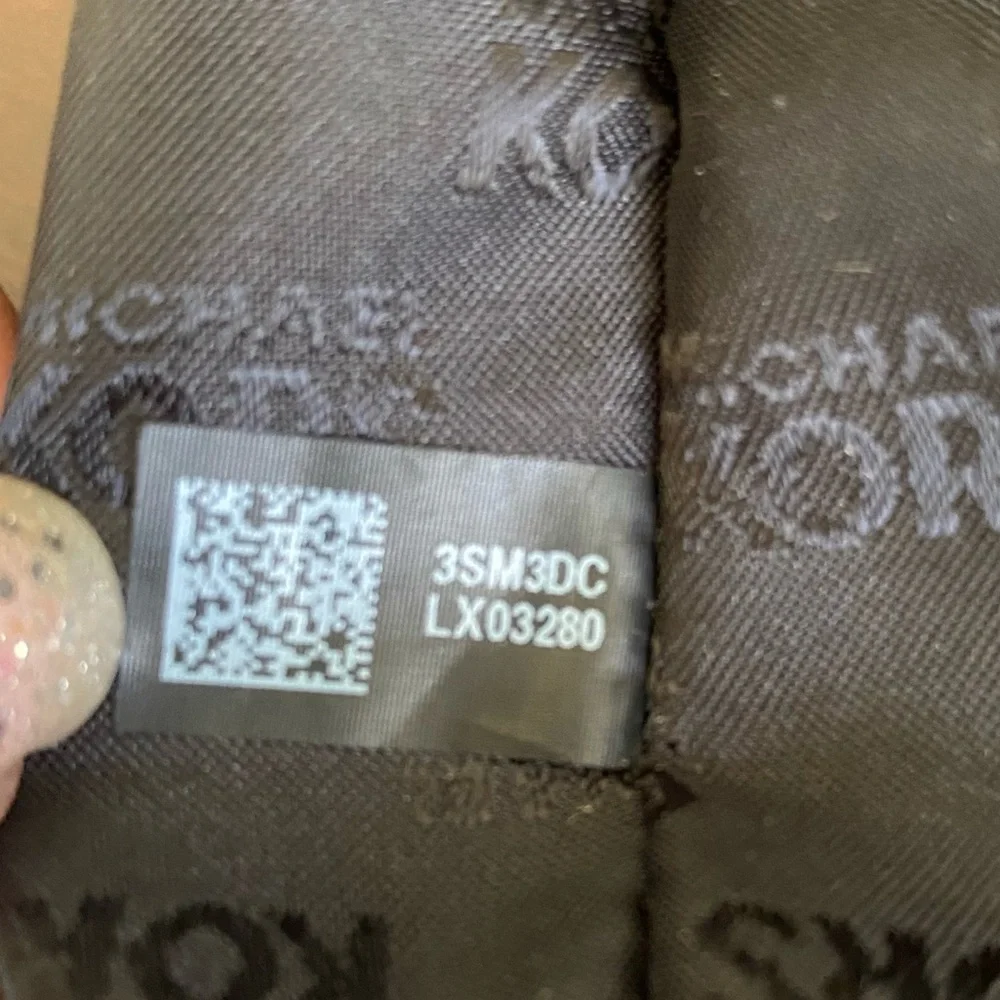 MICHAEL KORS HANNAH QUILTED🖤BLACK🖤LEATHER GOLD CHAIN SHOULDER/CROSSBODY🌟EUC🌟 - Picture 15 of 17